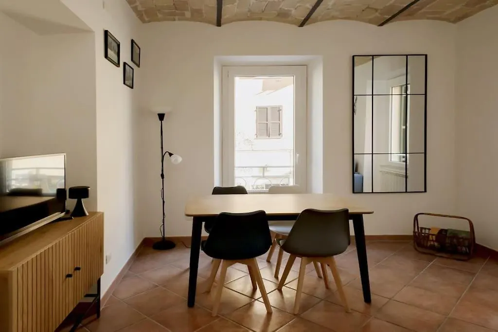 San Lorenzo Cozy Apartment In Rome